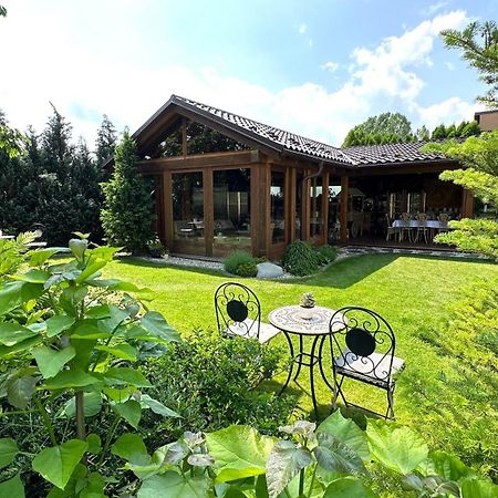 Wellness Penzion Vila Mery โปปรัด ภายนอก รูปภาพ