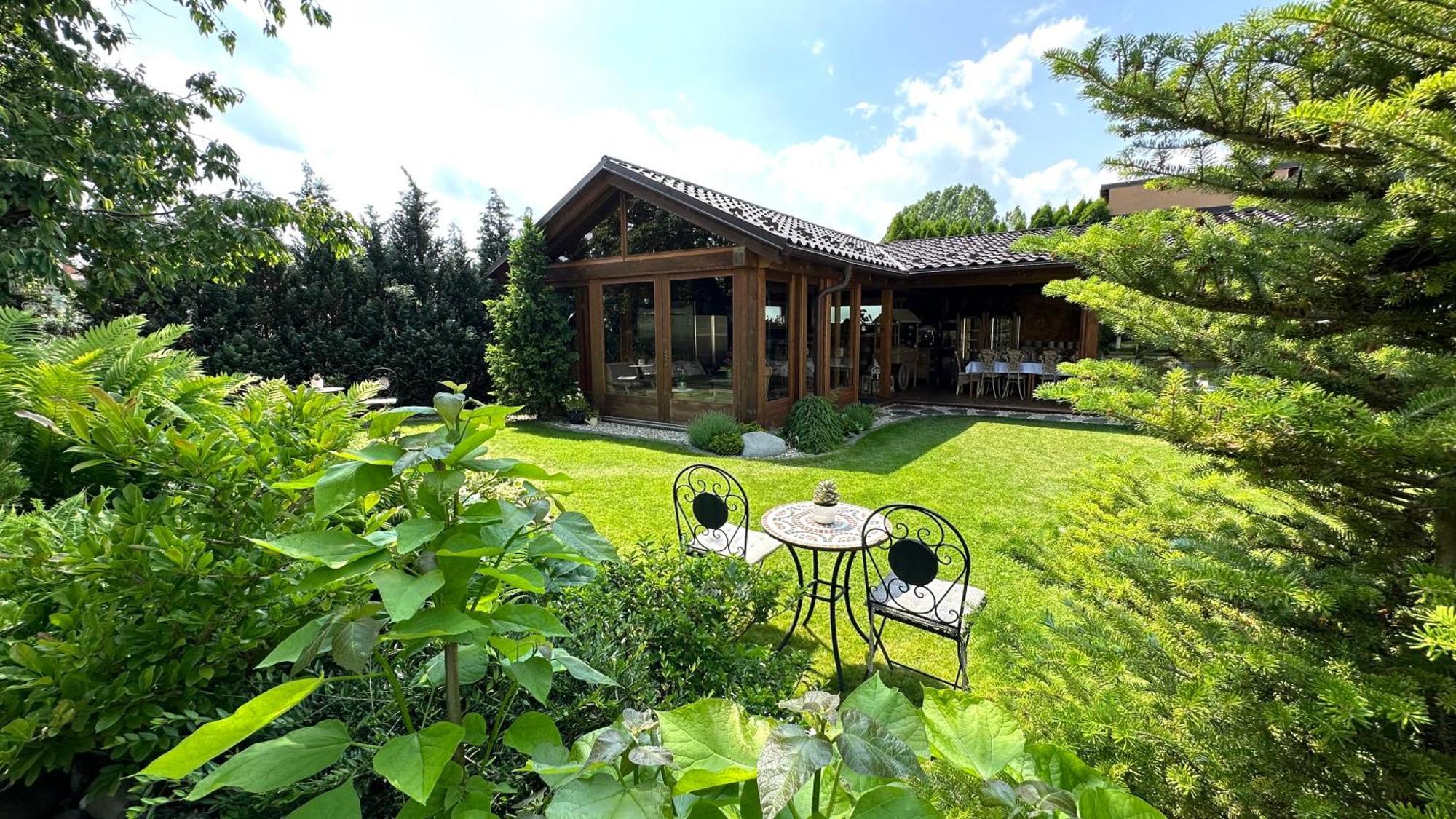Wellness Penzion Vila Mery โปปรัด ภายนอก รูปภาพ